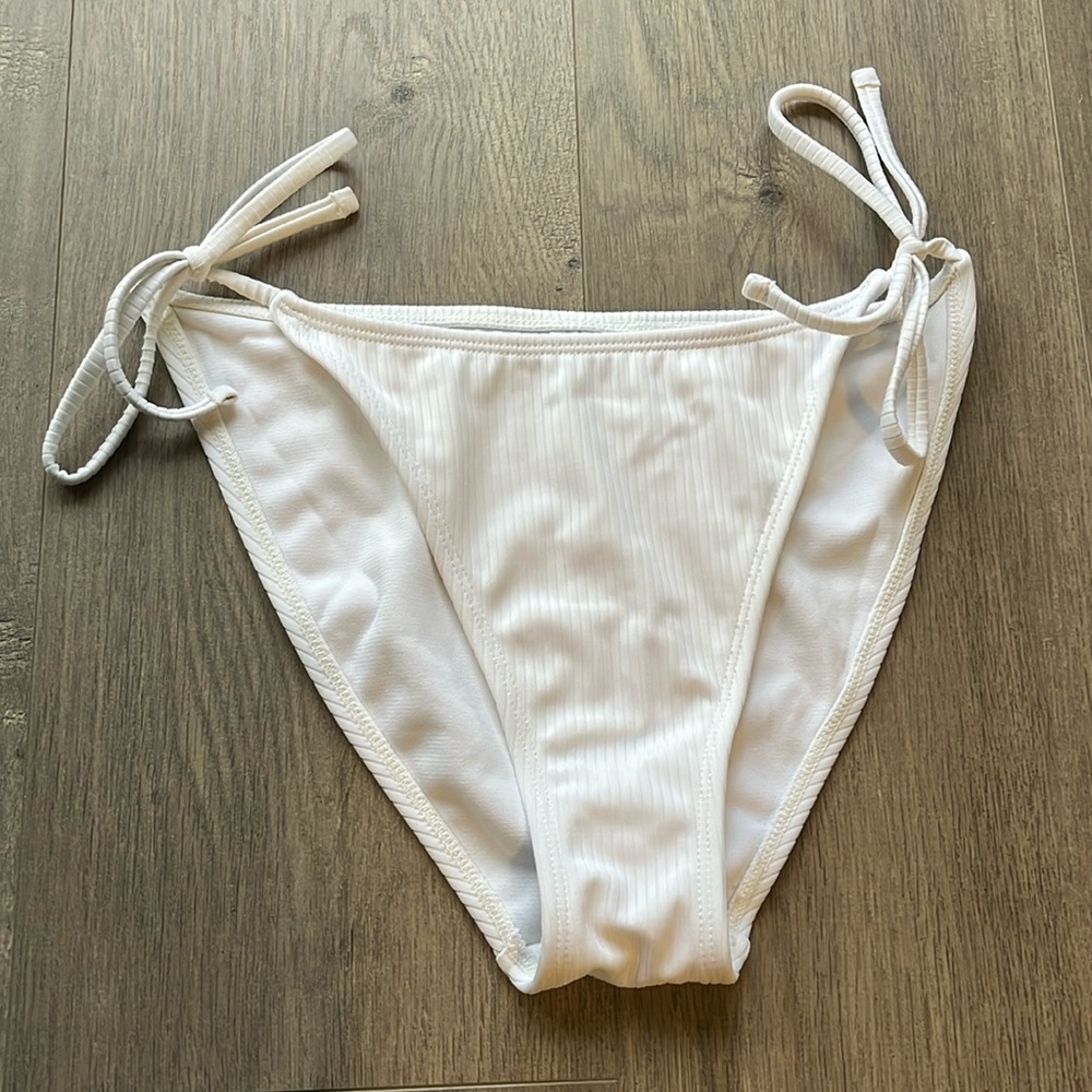 Women’s bikini bottom